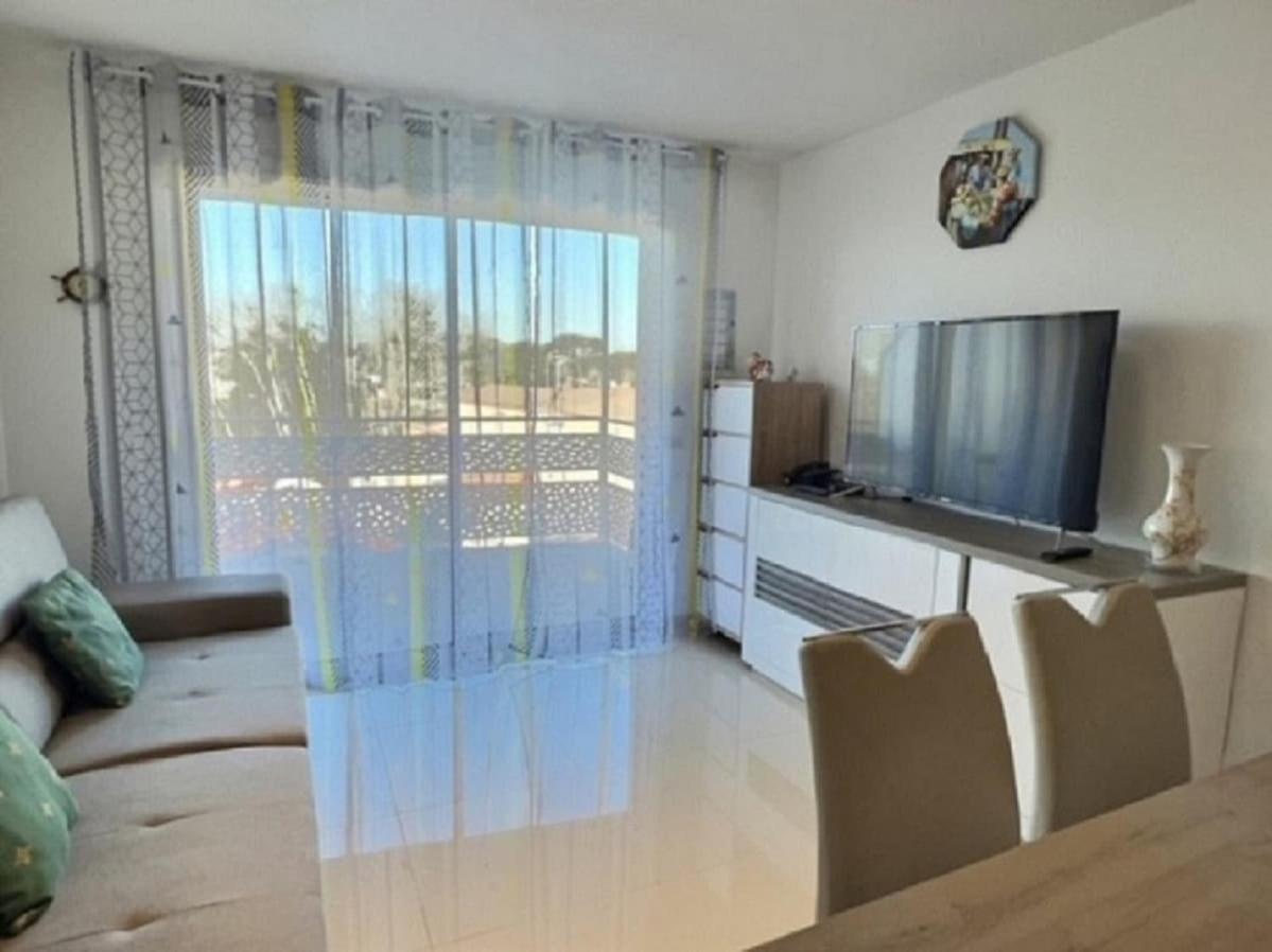 A 150M De La Plage - Coquet Appartement Pour 4 Personnes Vias Exterior photo